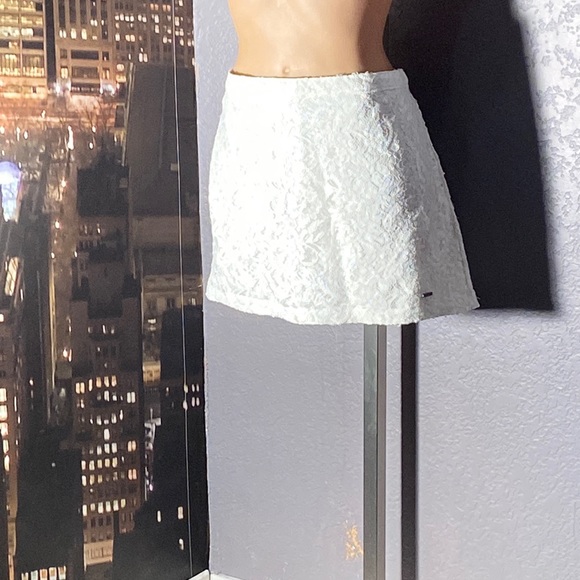 HOLLISTER - NWT - skirt: white sequin overlay mini w elastic waist & lining - L - Picture 5 of 16